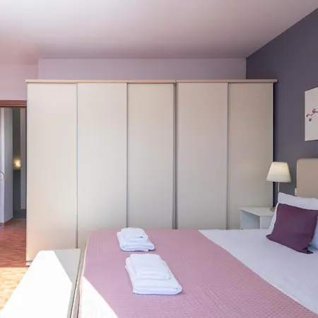 Apartment Koralia Likotinarea